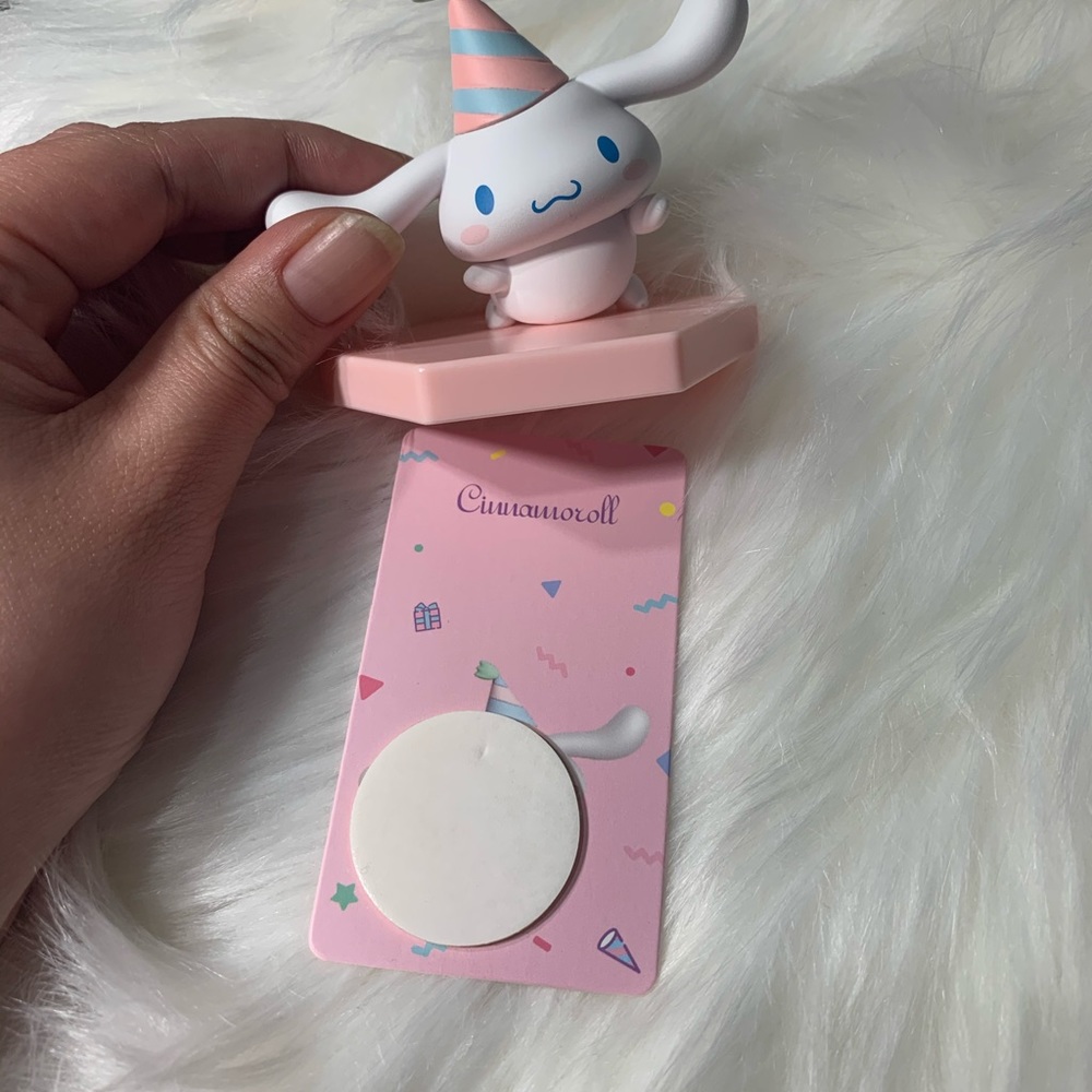 Super cute Cinamoroll figure. - Picture 2 of 3